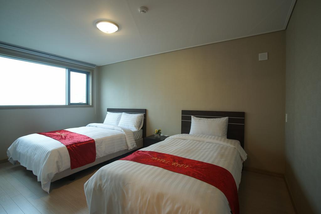 R&T Hotel Jeju Phòng bức ảnh