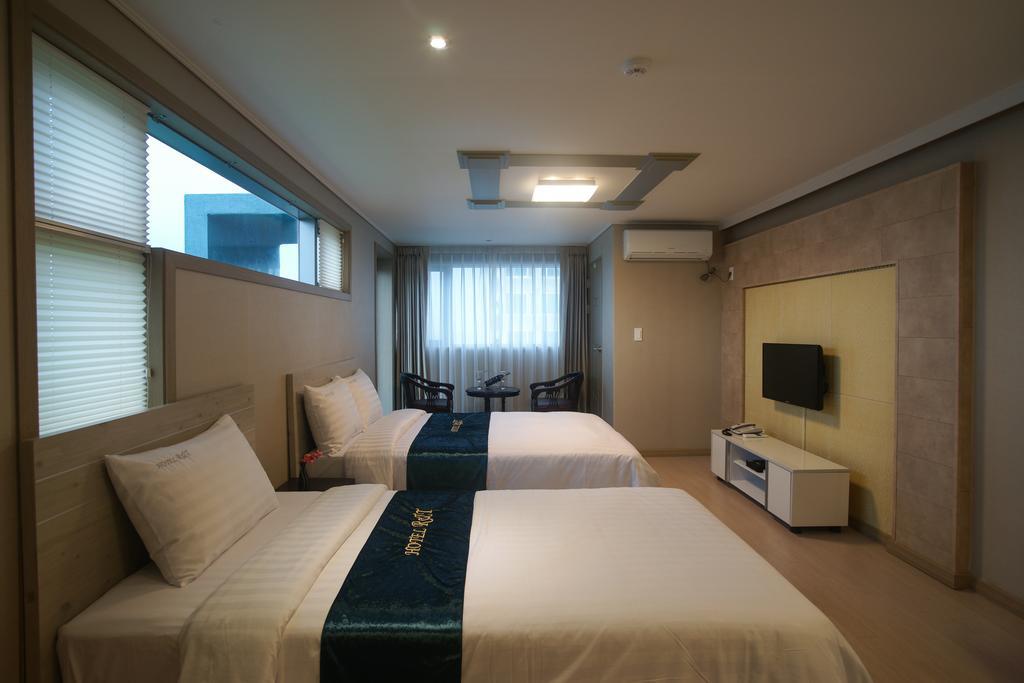 R&T Hotel Jeju Phòng bức ảnh